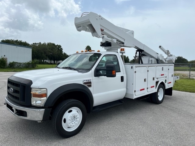 Bucket & Forestry Trucks Archives - Centec Equipment